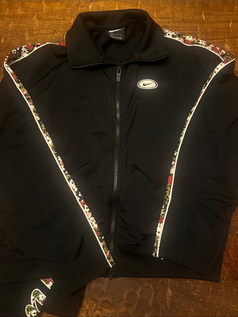 Nike Women’s Black Floral Trim Full Zip Track Jacket and Legging Set